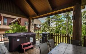 Lake and Ski Retreat with Scenic Mountain Views - McHenry, Maryland