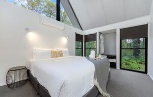 The Bower - Ultimate Spa Bower - Broulee, Australia