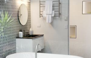 The Bower - Ultimate Spa Bower - Broulee, Australia