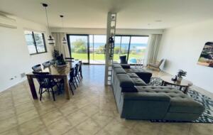 Stunning Falcon Beach House with Epic Ocean Views - Falcon, Australia