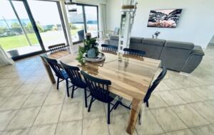 Stunning Falcon Beach House with Epic Ocean Views - Falcon, Australia