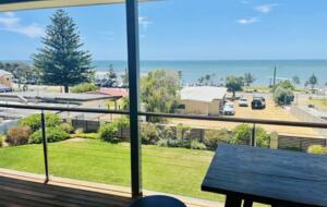 Stunning Falcon Beach House with Epic Ocean Views - Falcon, Australia