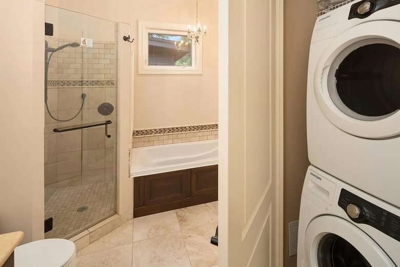 Stunning Lodge-Style Craftsman with Outdoor Living - Bellevue, Washington