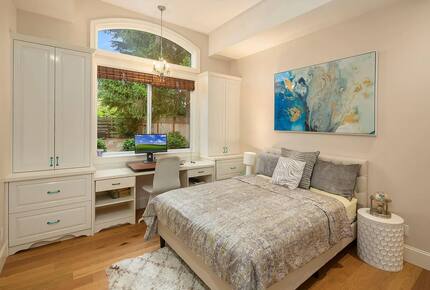 Stunning Lodge-Style Craftsman with Outdoor Living - Bellevue, Washington