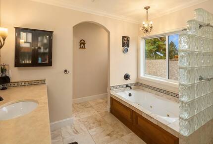 Stunning Lodge-Style Craftsman with Outdoor Living - Bellevue, Washington