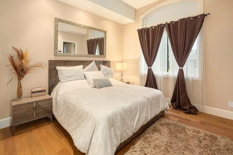 Stunning Lodge-Style Craftsman with Outdoor Living - Bellevue, Washington