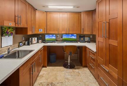 Stunning Lodge-Style Craftsman with Outdoor Living - Bellevue, Washington