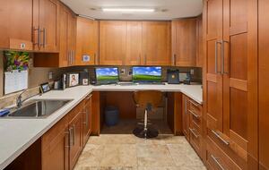 Stunning Lodge-Style Craftsman with Outdoor Living - Bellevue, Washington