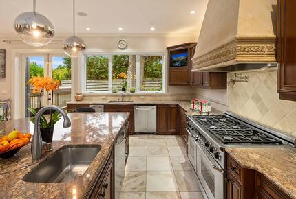 Stunning Lodge-Style Craftsman with Outdoor Living - Bellevue, Washington