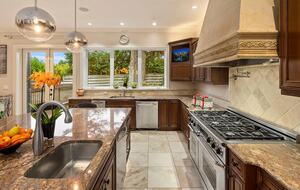 Stunning Lodge-Style Craftsman with Outdoor Living - Bellevue, Washington