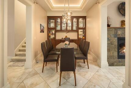 Stunning Lodge-Style Craftsman with Outdoor Living - Bellevue, Washington