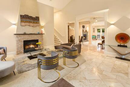 Stunning Lodge-Style Craftsman with Outdoor Living - Bellevue, Washington