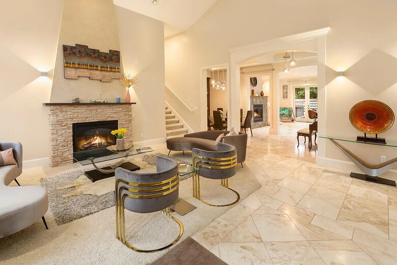 Stunning Lodge-Style Craftsman with Outdoor Living - Bellevue, Washington