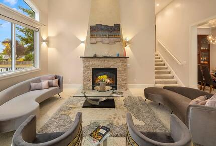 Stunning Lodge-Style Craftsman with Outdoor Living - Bellevue, Washington