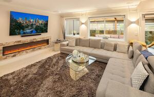 Stunning Lodge-Style Craftsman with Outdoor Living - Bellevue, Washington