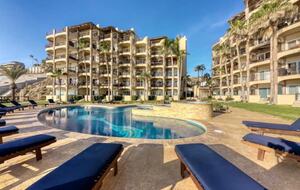 Beachfront Getaway at Las Olas Cabo with Stunning Ocean Views - Sanjose del cabo, Mexico