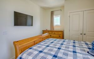 Island Joy: Spacious Waterfront Retreat at Holden Beach - Holden Beach, North Carolina