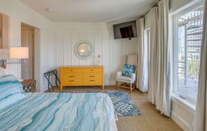 Island Joy: Spacious Waterfront Retreat at Holden Beach - Holden Beach, North Carolina