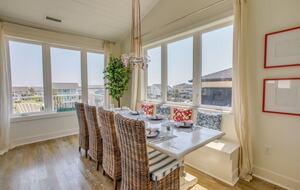 Island Joy: Spacious Waterfront Retreat at Holden Beach - Holden Beach, North Carolina