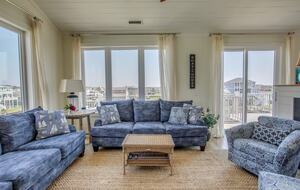 Island Joy: Spacious Waterfront Retreat at Holden Beach - Holden Beach, North Carolina