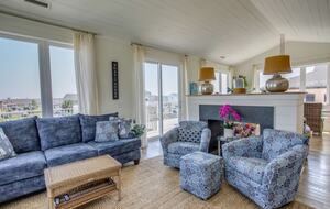 Island Joy: Spacious Waterfront Retreat at Holden Beach - Holden Beach, North Carolina