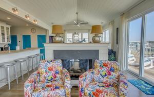 Island Joy: Spacious Waterfront Retreat at Holden Beach - Holden Beach, North Carolina