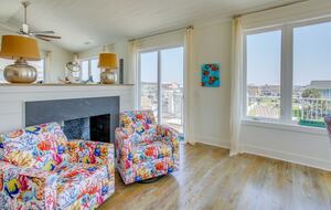 Island Joy: Spacious Waterfront Retreat at Holden Beach - Holden Beach, North Carolina