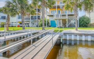 Island Joy: Spacious Waterfront Retreat at Holden Beach - Holden Beach, North Carolina