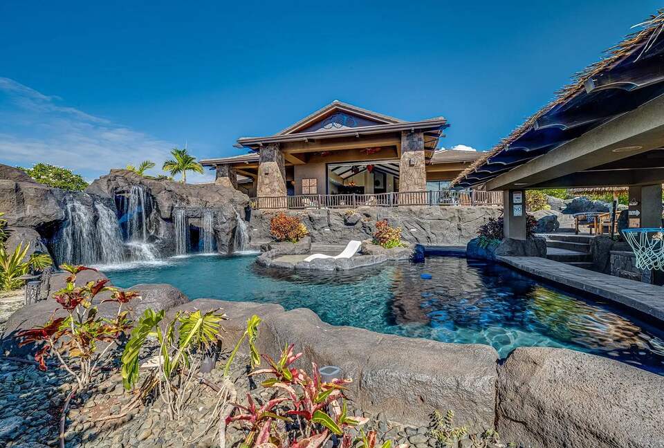 Ka’anapali Luxury Escape with Resort-Style Pool & Theater - Lahaina, Hawaii