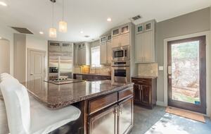 Luxury Lake Travis Waterfront - Spicewood, Texas