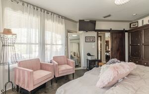 Luxury Lake Travis Waterfront - Spicewood, Texas