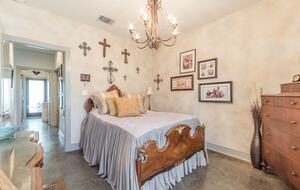 Luxury Lake Travis Waterfront - Spicewood, Texas