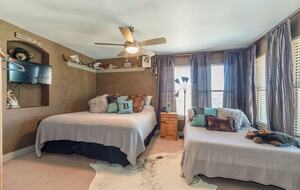 Luxury Lake Travis Waterfront - Spicewood, Texas