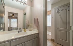 Luxury Lake Travis Waterfront - Spicewood, Texas