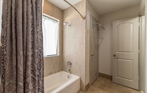 Luxury Lake Travis Waterfront - Spicewood, Texas