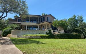 Luxury Lake Travis Waterfront - Spicewood, Texas