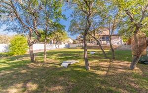 Luxury Lake Travis Waterfront - Spicewood, Texas