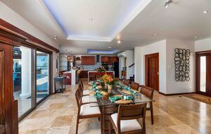 Ocean View Elegance on the Fairway - Roatan, Honduras