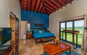 Ocean View Elegance on the Fairway - Roatan, Honduras