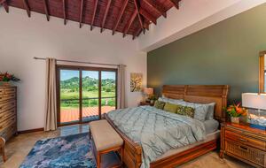 Ocean View Elegance on the Fairway - Roatan, Honduras