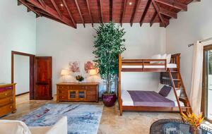 Ocean View Elegance on the Fairway - Roatan, Honduras