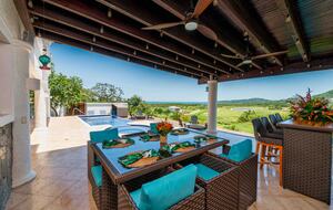 Ocean View Elegance on the Fairway - Roatan, Honduras