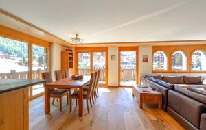 Haus Whymper 3BD Apartment - Zermatt, Switzerland
