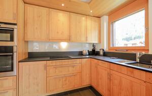 Haus Whymper 3BD Apartment - Zermatt, Switzerland
