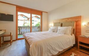 Haus Whymper 3BD Apartment - Zermatt, Switzerland
