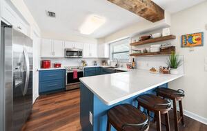 Charming Lakefront Cottage | Only A Block From The Beach - Panama City Beach, Florida