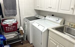 Charming Lakefront Cottage | Only A Block From The Beach - Panama City Beach, Florida