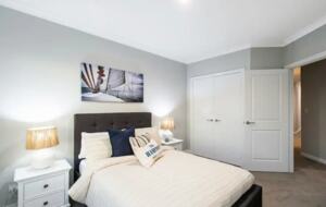 Luxury Canal Retreat with Private Mooring - Dudley Park, Australia