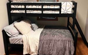 Hocking Hills Private Resort with Vineyard - New Plymouth, Ohio