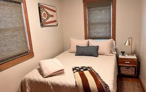 Hocking Hills Private Resort with Vineyard - New Plymouth, Ohio